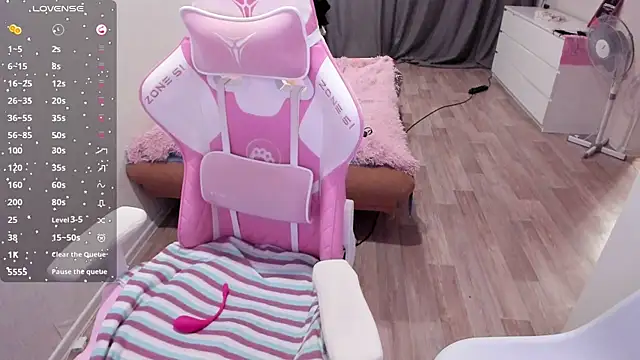 Snapshot of Malina_Lovely chatting on 12-02-25, 08:59 Malina Lovely online show from 12-02-25, 08:59