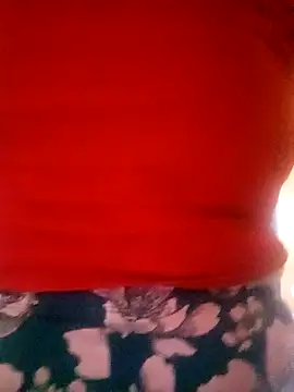 Snapshot of isaReyes chatting on 10-12-25, 12:04 isaReyes online show from 10-12-25, 12:04