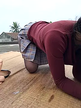 Snapshot of Linda_2k chatting on 12-21-24, 04:30 Linda 2k online show from 12-21-24, 04:30