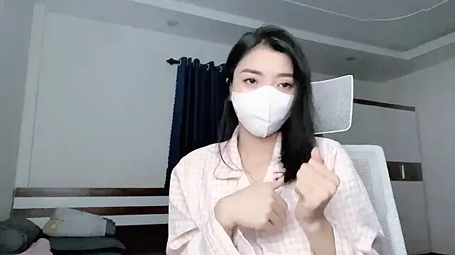 Snapshot of Linda_2k chatting on 11-10-25, 03:11 Linda 2k online show from 11-10-25, 03:11