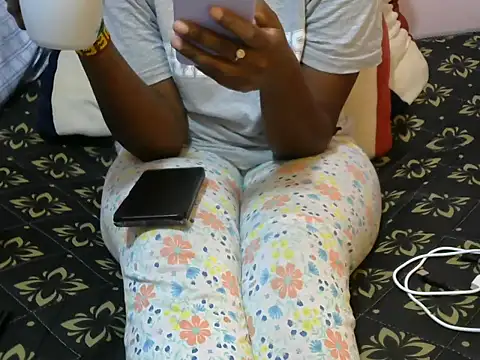 winnie254 online show from 10-30-25, 07:21