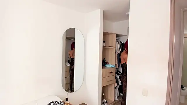 Snapshot of rose_scottt chatting on 12-16-25, 03:06 rose scottt online show from 12-16-25, 03:06