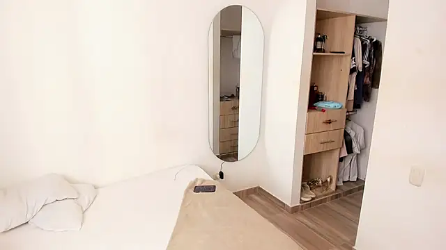 Snapshot of rose_scottt chatting on 12-18-25, 02:56 rose scottt online show from 12-18-25, 02:56