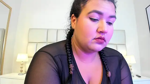 DojaAissha online show from 02-01-25, 03:30