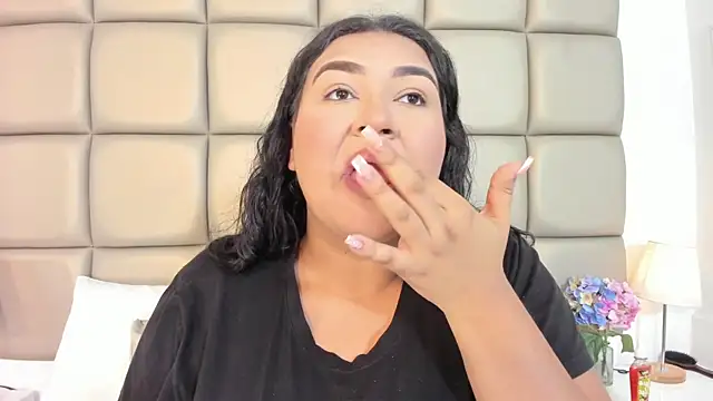 Snapshot of DojaAissha chatting on 01-12-26, 07:19 DojaAissha online show from 01-12-26, 07:19