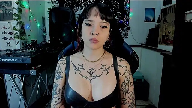 Demongirl6666 online show from 03-19-25, 12:37