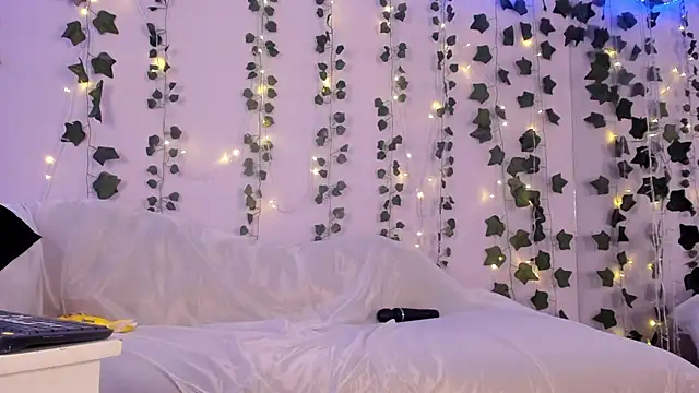 Snapshot of Natasha_Nasty2 chatting on 12-24-24, 02:21 Natasha Nasty2 online show from 12-24-24, 02:21