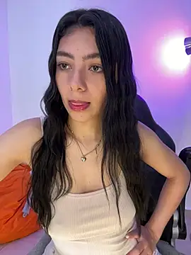 Snapshot of Liissa_cute_ chatting on 06-28-26, 06:14 Liissa cute online show from 06-28-26, 06:14