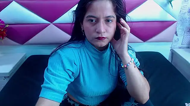 Snapshot of MariaClay chatting on 01-25-25, 11:55 MariaClay online show from 01-25-25, 11:55