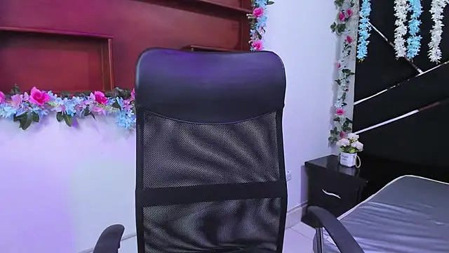 Snapshot of MariaClay chatting on 11-26-25, 12:06 MariaClay online show from 11-26-25, 12:06