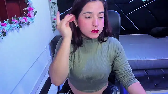 Snapshot of MariaClay chatting on 12-02-25, 12:10 MariaClay online show from 12-02-25, 12:10