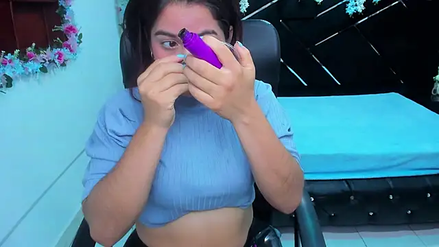 Snapshot of MariaClay chatting on 12-16-25, 11:48 MariaClay online show from 12-16-25, 11:48