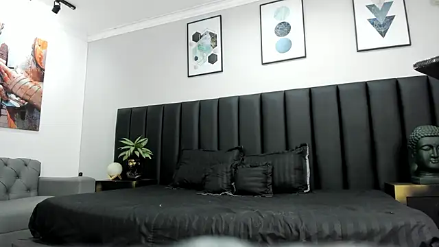 ANGEL NICOLAS online show from 01-16-25, 08:25