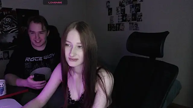 Snapshot of camcoupbang chatting on 09-08-25, 10:20 camcoupbang online show from 09-08-25, 10:20