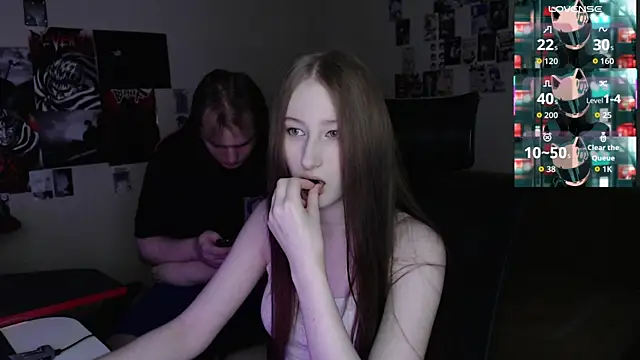 Snapshot of camcoupbang chatting on 10-10-25, 12:20 camcoupbang online show from 10-10-25, 12:20