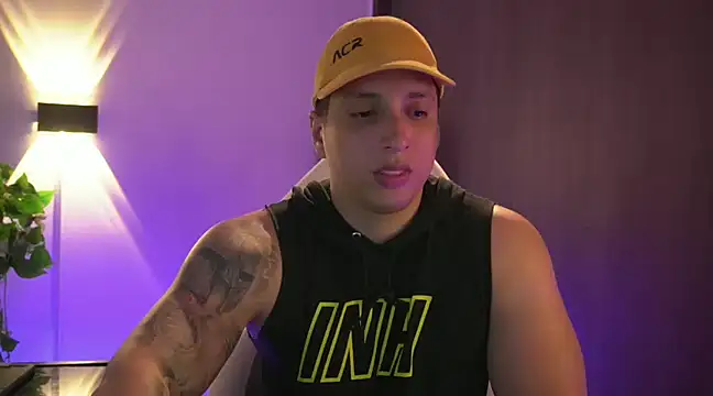 Snapshot of appolo_allen chatting on 01-25-25, 07:49 appolo allen online show from 01-25-25, 07:49