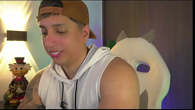 Snapshot of appolo_allen chatting on 10-24-25, 03:14 appolo allen online show from 10-24-25, 03:14