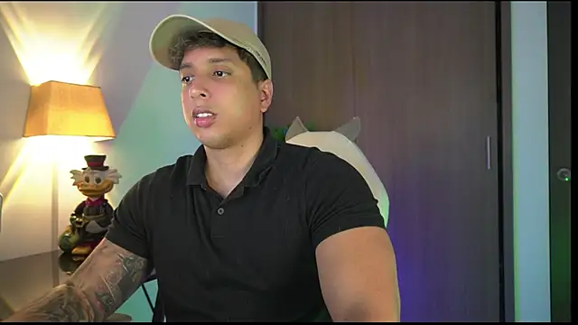 Snapshot of appolo_allen chatting on 11-04-25, 02:54 appolo allen online show from 11-04-25, 02:54