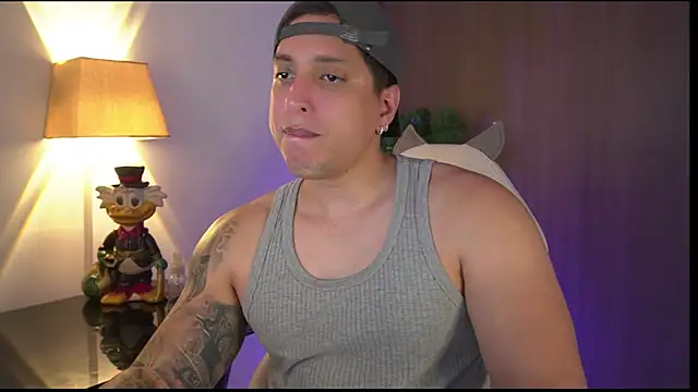 Snapshot of appolo_allen chatting on 11-08-25, 03:18 appolo allen online show from 11-08-25, 03:18