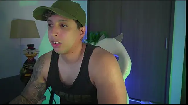 Snapshot of appolo_allen chatting on 11-08-25, 11:36 appolo allen online show from 11-08-25, 11:36