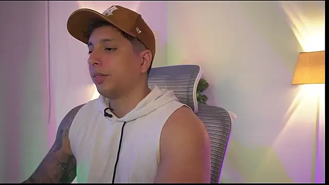 Snapshot of appolo_allen chatting on 11-19-25, 12:10 appolo allen online show from 11-19-25, 12:10