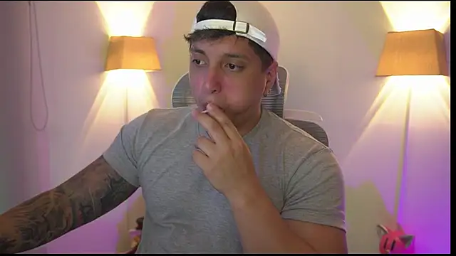 Snapshot of appolo_allen chatting on 12-02-25, 02:39 appolo allen online show from 12-02-25, 02:39