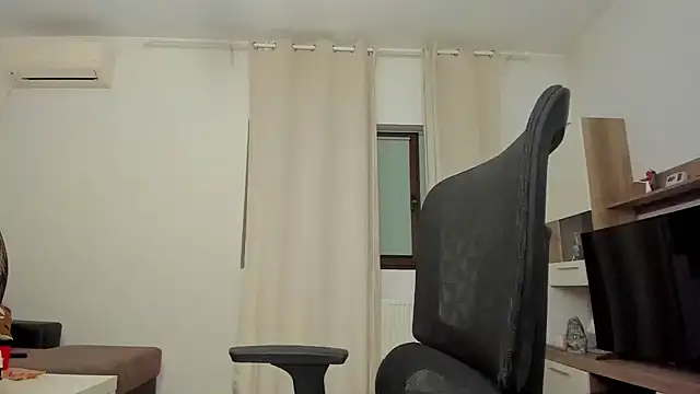 justchloex online show from 09-30-25, 03:33