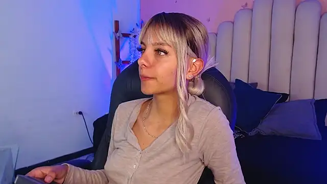 peyton golden1 online show from 10-05-25, 03:38