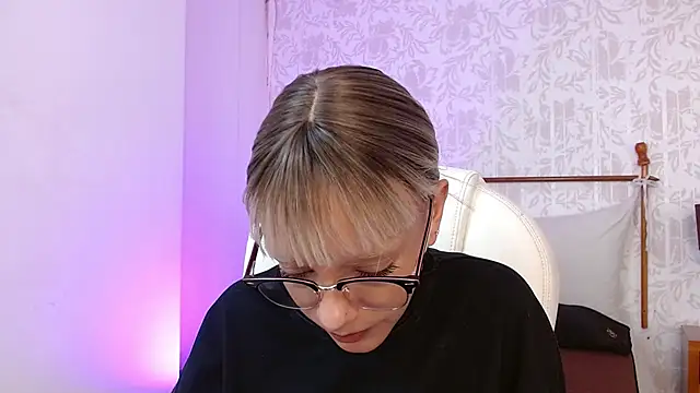 peyton golden1 online show from 12-02-25, 03:23