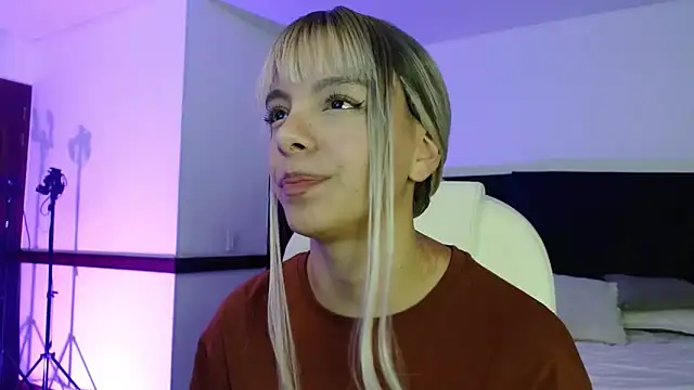 peyton golden1 online show from 02-23-26, 03:04