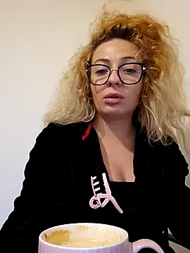 Selenna emma online show from 11-10-25, 01:21