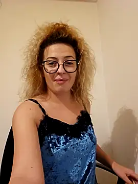 Selenna emma online show from 11-23-25, 08:19