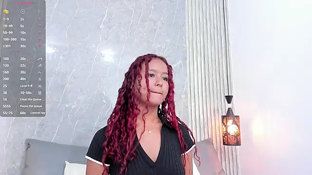 Snapshot of Sophiee_Velvet chatting on 01-21-25, 11:46 Sophiee Velvet online show from 01-21-25, 11:46