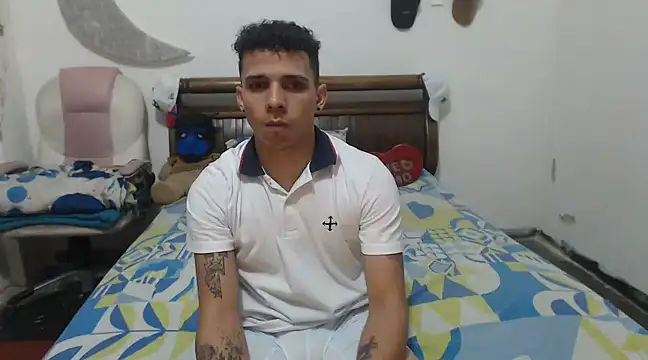 Snapshot of hot_toy_boy_ chatting on 02-19-25, 06:22 hot toy boy online show from 02-19-25, 06:22