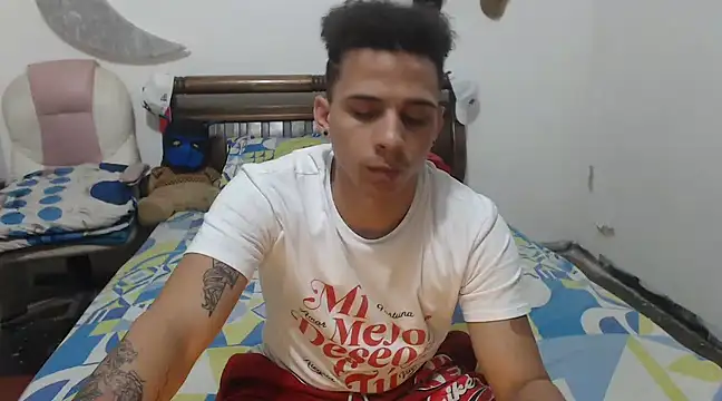 Snapshot of hot_toy_boy_ chatting on 02-21-25, 06:18 hot toy boy online show from 02-21-25, 06:18