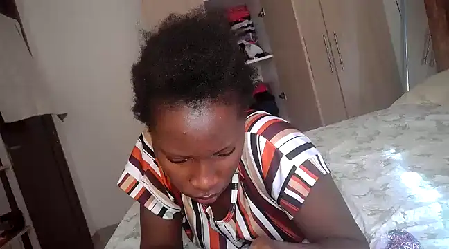 Snapshot of queen-goddess chatting on 02-20-25, 06:39 queen-goddess online show from 02-20-25, 06:39