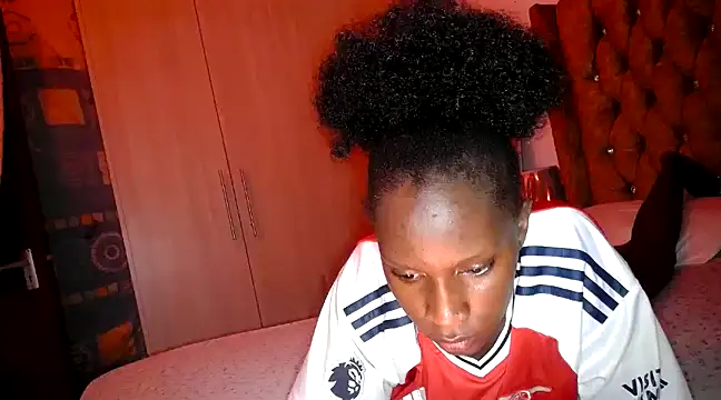 Snapshot of queen-goddess chatting on 03-09-25, 04:11 queen-goddess online show from 03-09-25, 04:11