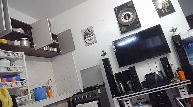 Snapshot of queen-goddess chatting on 03-22-25, 06:22 queen-goddess online show from 03-22-25, 06:22