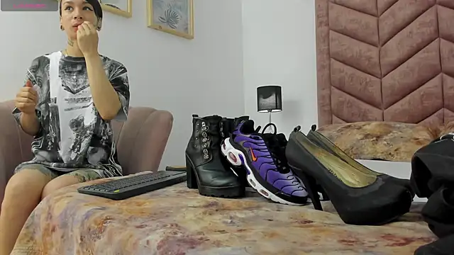 Lady Godss online show from 12-19-24, 03:07