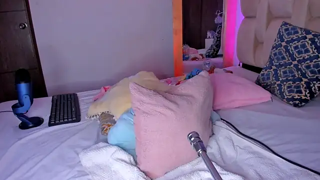 brendaruiz online show from 02-28-25, 01:03