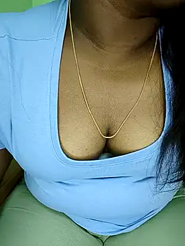 Snapshot of tamil_subha69 chatting on 12-31-24, 03:34 tamil subha69 online show from 12-31-24, 03:34