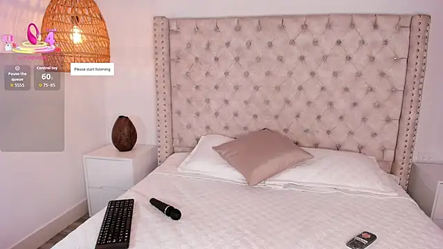 Maya Bluee online show from 10-05-25, 03:49