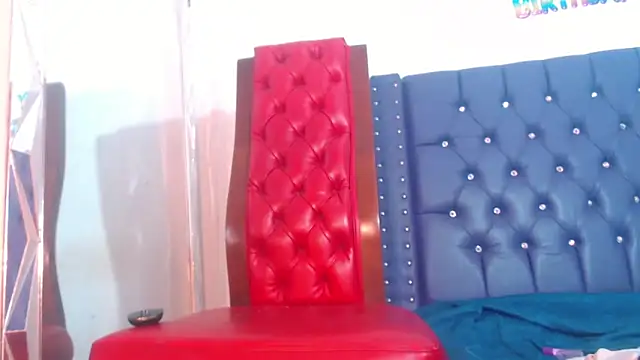 Queennwenn online show from 11-16-25, 11:38