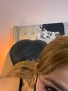 Snapshot of SweetJennaa chatting on 12-16-25, 02:38 SweetJennaa online show from 12-16-25, 02:38