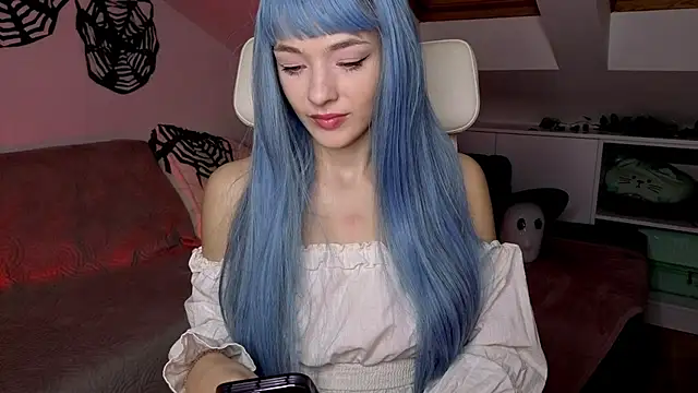 Snapshot of MiaRouge chatting on 10-31-25, 02:45 MiaRouge online show from 10-31-25, 02:45