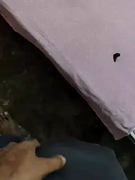 PRIYANHUxh online show from 04-22-26, 04:48