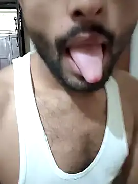 Snapshot of PRIYANHU@xh chatting on 06-13-26, 05:49 PRIYANHUxh online show from 06-13-26, 05:49