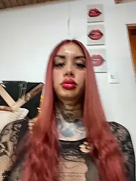 Snapshot of Zaratattoox chatting on 11-13-25, 04:22 Zaratattoox online show from 11-13-25, 04:22