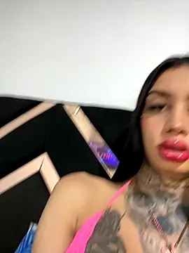 Snapshot of Zaratattoox chatting on 12-03-25, 07:27 Zaratattoox online show from 12-03-25, 07:27