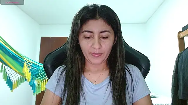 Snapshot of danna_peterson1 chatting on 07-19-26, 12:47 danna peterson1 online show from 07-19-26, 12:47